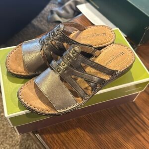 Women’s sandals